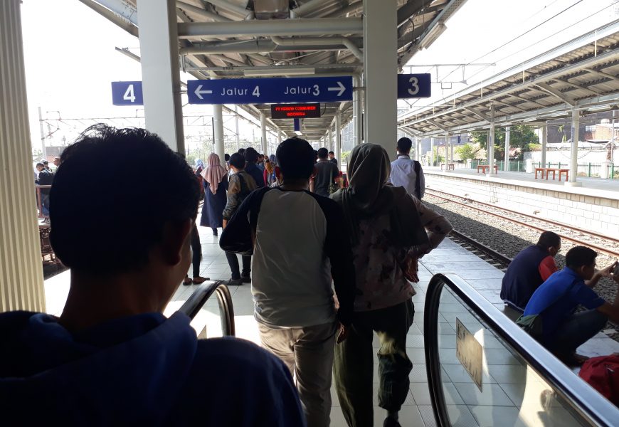 Stasiun Cikarang Memberikan Pilihan Transportasi Bagi Warga Bekasi