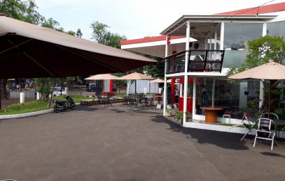 Kozi Coffee 9.0 Menyulap Bekas POM Bensin Jadi Cafe Unik & Nyaman