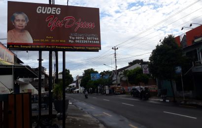 Gudeg Yu Djum Tempat Makan Gudeg Yang Melegenda dan Lezat