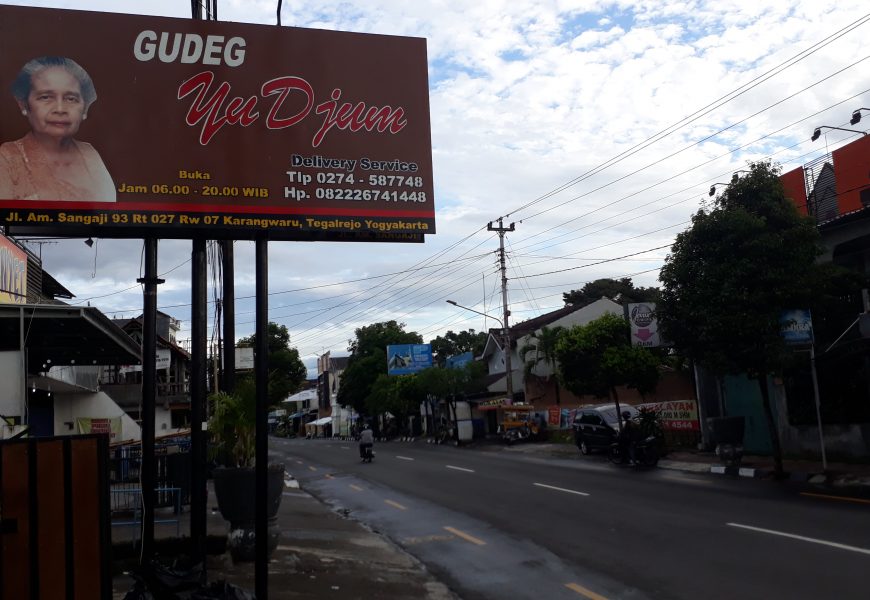 Gudeg Yu Djum Tempat Makan Gudeg Yang Melegenda dan Lezat