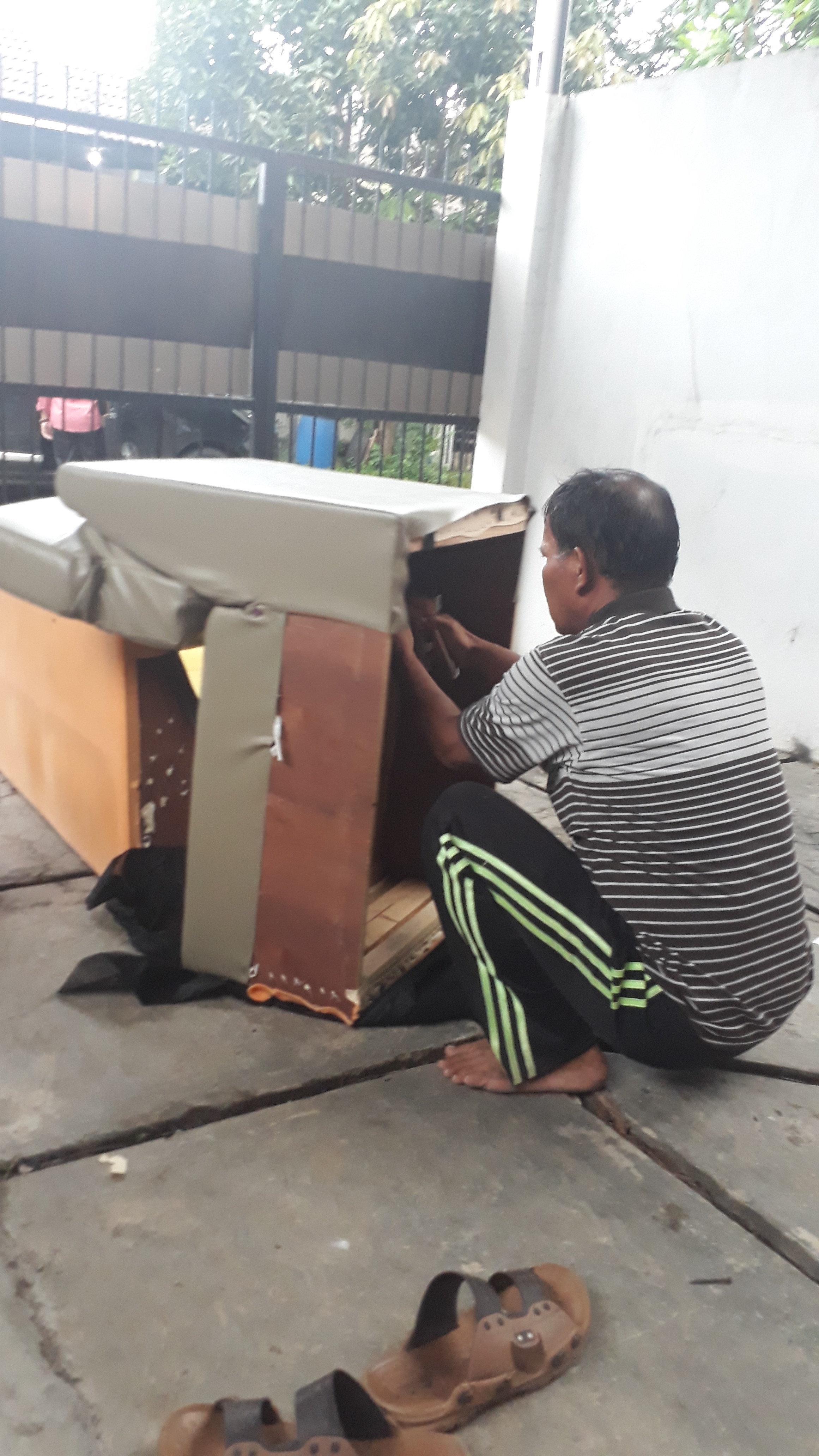 Service Sofa Ruang Tamu Datang Ke Rumah di Cikarang dan Cibitung