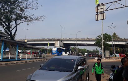 Terminal Perempatan Pasar Rebo Menjadi Terminal Bayangan Pelancong