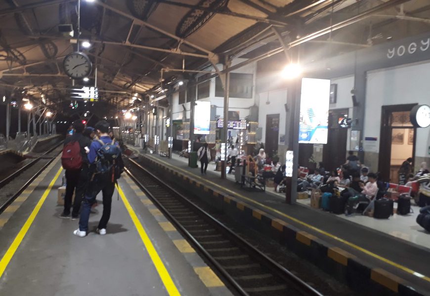 Stasiun Tugu Yogyakarta Yang Bersejarah Kini Kian Bersih Dan Nyaman