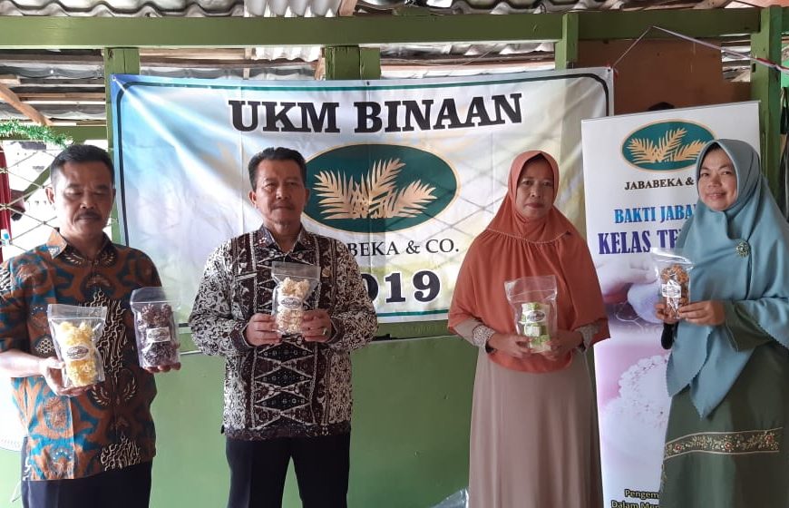 Pelatihan Modifikasi Rengginang KWT Desa Simpangan dan Jababeka