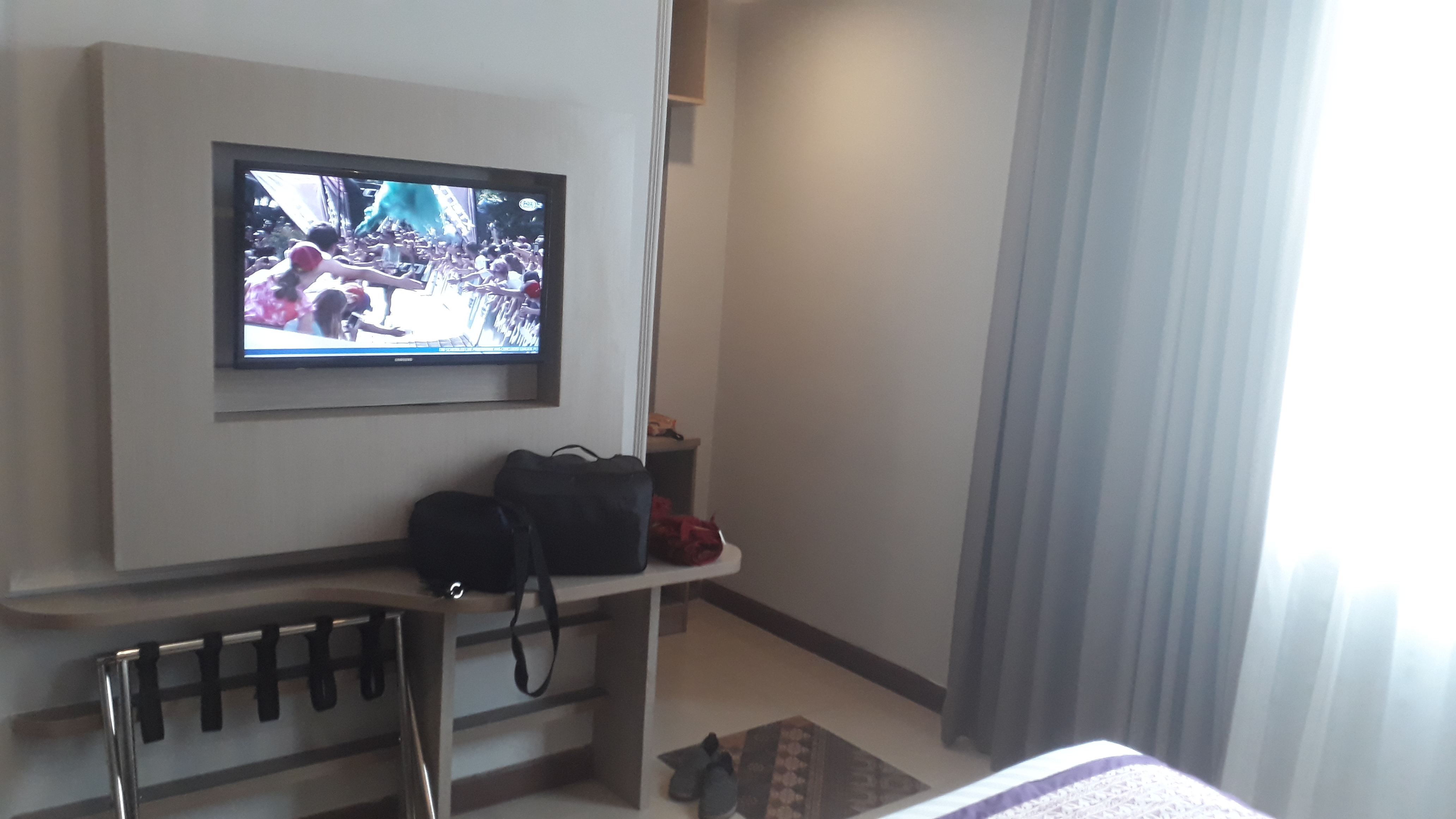 Hotel Nyaman Budget Terjangkau di kota Semarang Holiday Inn Alaska