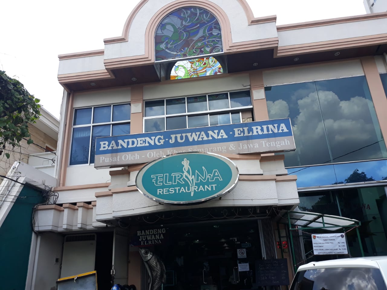 Bandeng Duri Lunak Juwana Elrina yang melegenda Khas Kota Semarang