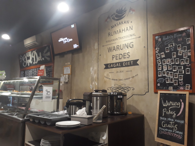 Warung Pedes Kemang Buka 24 Jam Warung Nasi Lezat Bernuansa Cafe 