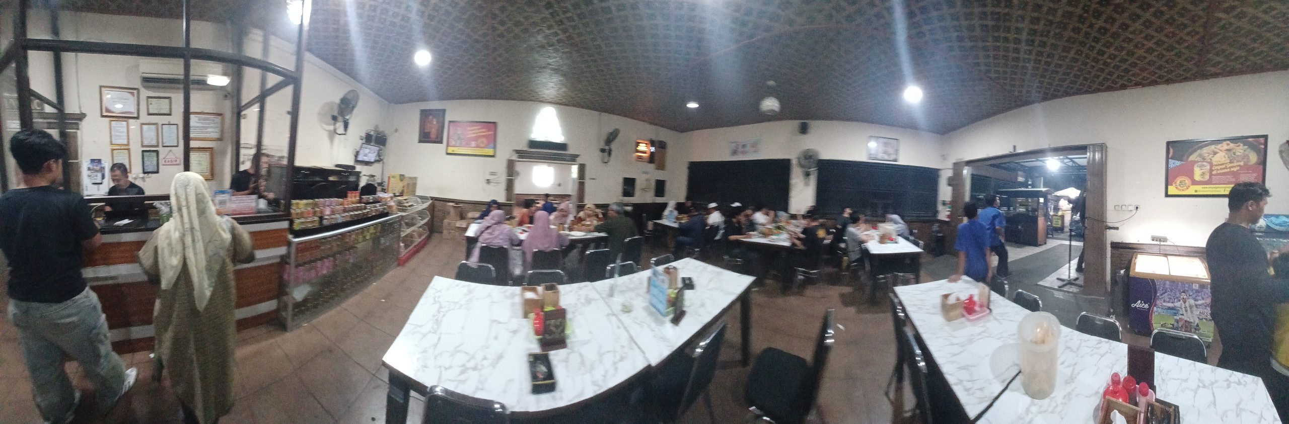 Ruang Makan Empal Gentong Cirebon