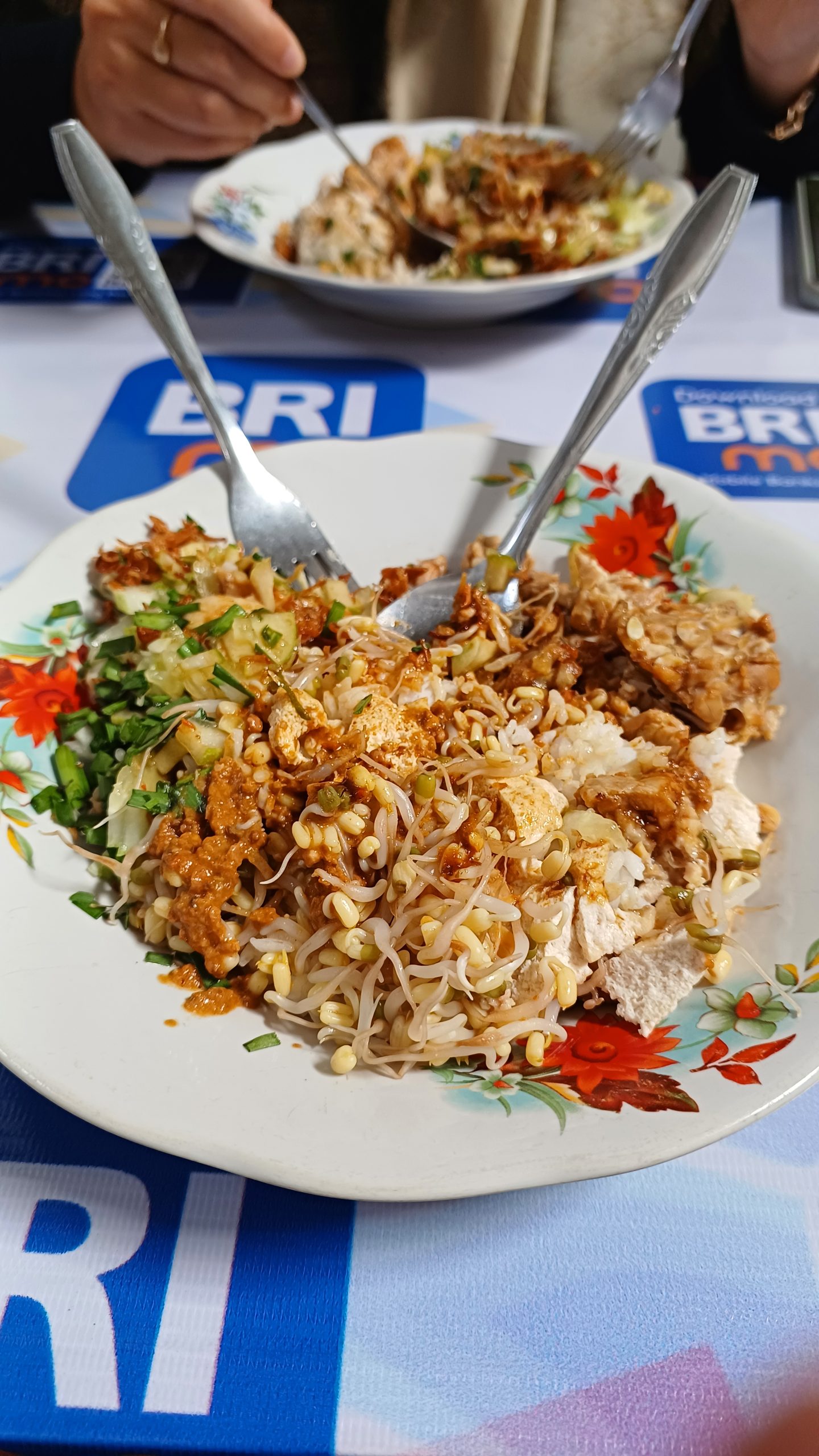 Nasi Lengko Pak Barno Cirebon Rekomendasi Kuliner Lezat Unik